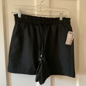 Nine West shorts size small